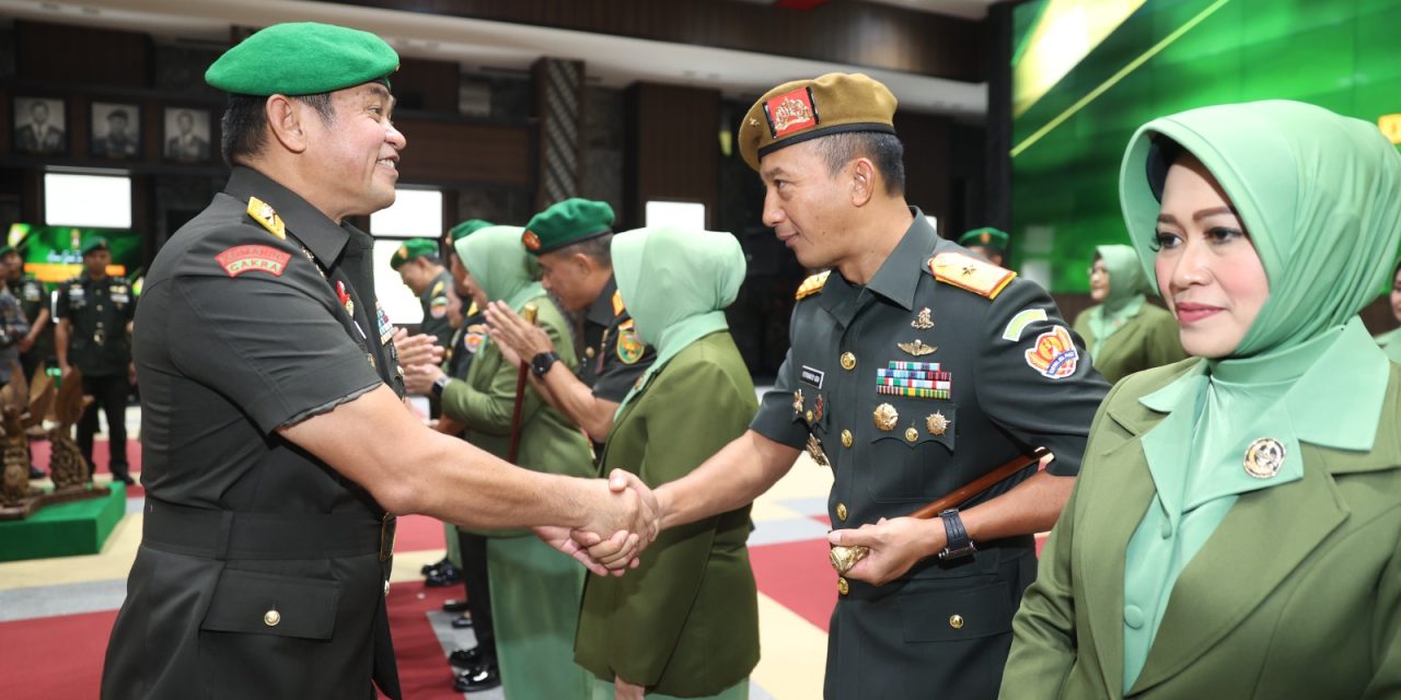 Kasad Terima Penyerahan Jabatan Ka RSPAD dan Pimpin Sertijab 7 Jabatan Strategis TNI AD