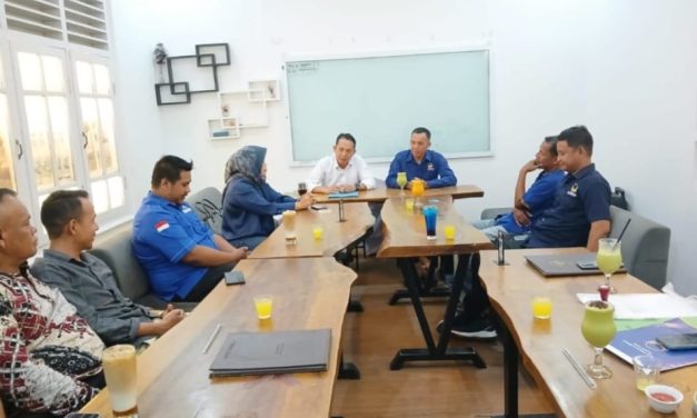 Kedatangan Calon Bupati Muaro Jambi Asnawi Rifa’i Disambut Hangat Oleh Tim Penjaringan Partai NasDem