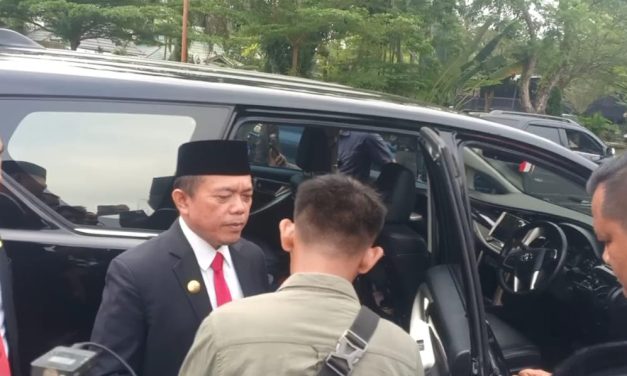 Ribuan PPPK Yang Terdiri Dari Tenaga Pendidik dan Tenaga Kesehatan Menerima SK Yang Dipimpin Langsung oleh Gubernur Jambi Tahun 2024