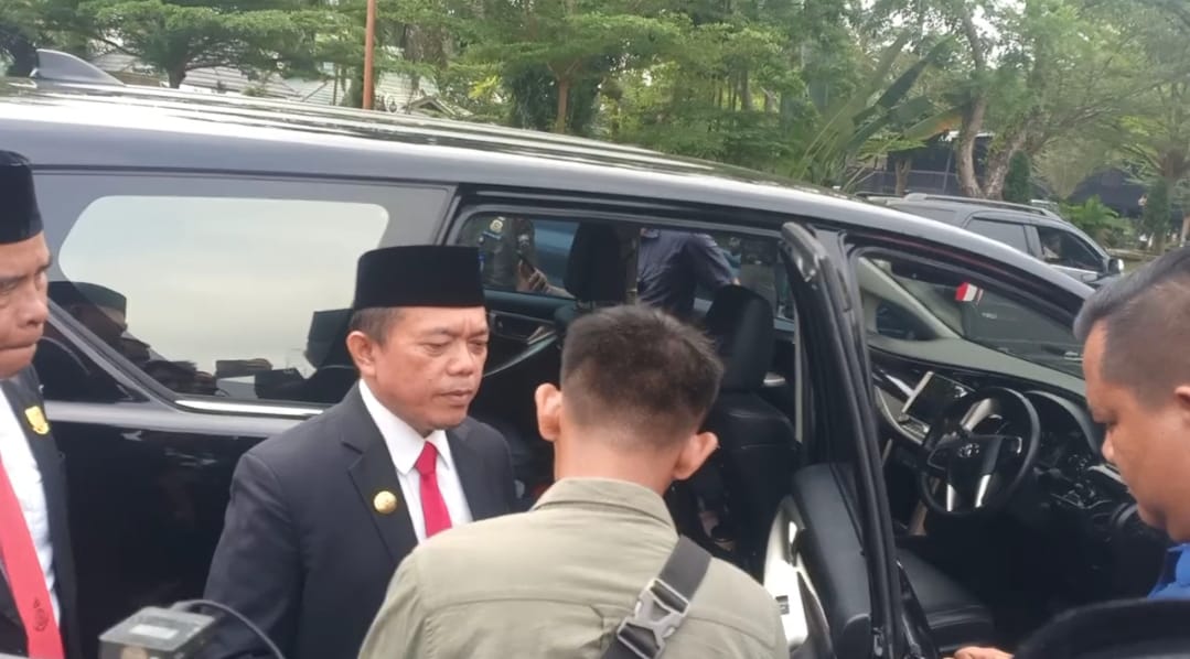 Ribuan PPPK Yang Terdiri Dari Tenaga Pendidik dan Tenaga Kesehatan Menerima SK Yang Dipimpin Langsung oleh Gubernur Jambi Tahun 2024