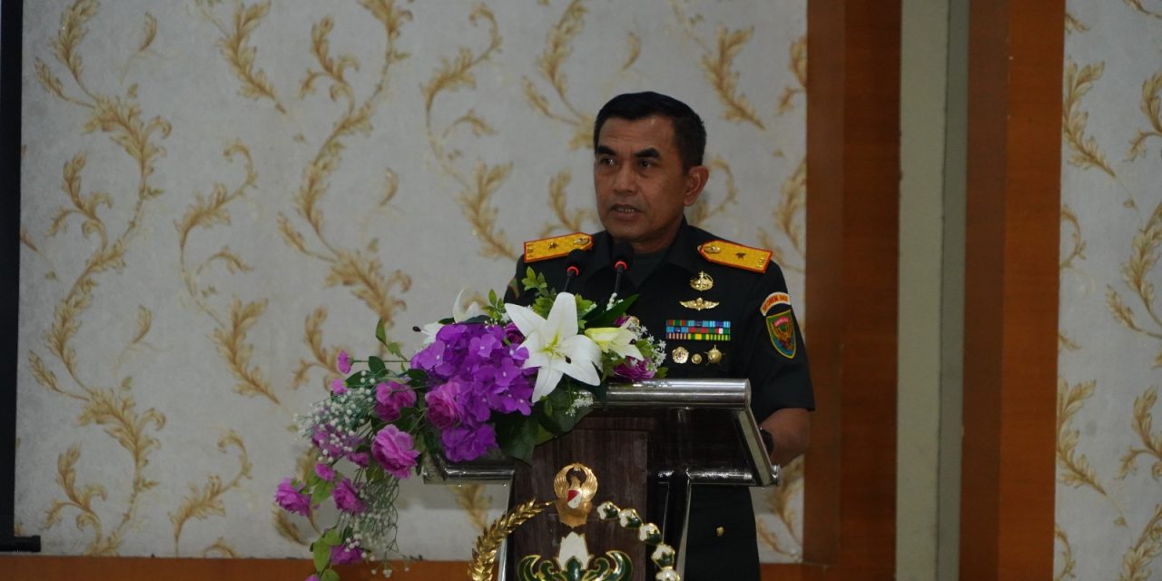 Danrem 042/Gapu Brigjen TNI Rachmad S.I.P selaku Pembina Persit Koorcab Rem 042 hadir pada Acara Syukuran Peringatan HUT-78 Persit KCK (Kartika Chandra Kirana)