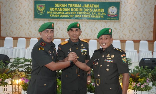 Danrem 042Gapu pimpin Acara Serah Terima Jabatan Dandim 0415/Jambi