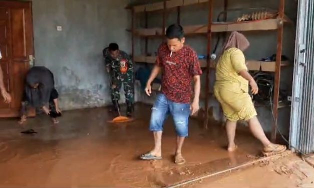 Longsor Kembali Terjadi Di Sungai Manau Karena Curah Hujan Yang Tinggi