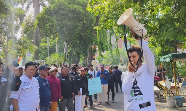 Dinilai Pembredelan Pers, PWDPI DPW&DPC JATIM Tolak Isi RUU Pennyiaran Oleh DPR RI.