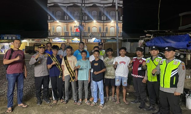 Polsek Sungai Gelam dan duta anti geng motor melaksanakan imbauan kepada remaja yang sedang berkumpul agar menjauhi perbuatan negatif