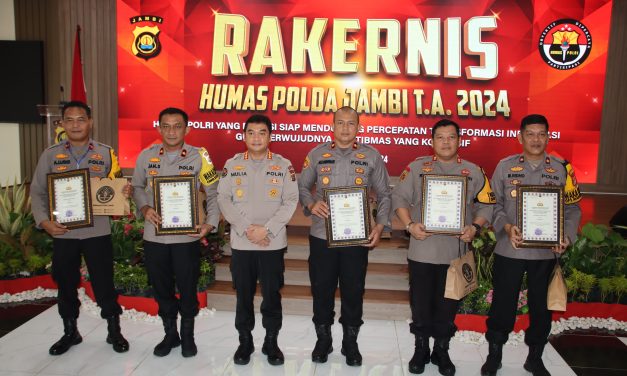 Polresta Jambi Mendapat Piagam Penghargaan Terbaik 2 Kategori Keaktifan Upload Konten (Artikel & Infografis Melalui SPIT Dari Kabid Humas Polda Jambi.