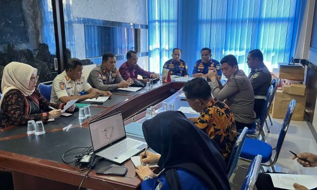 Kompol Denny Eko Hadiri Rapat Persiapan Pawai Armada Pemadam Kebakaran dan Penyelamatan.