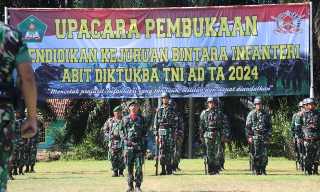 Pendidikan Kejuruan Bintara Infanteri Resmi Dibuka oleh Dandodiklatpur Di Baturaja