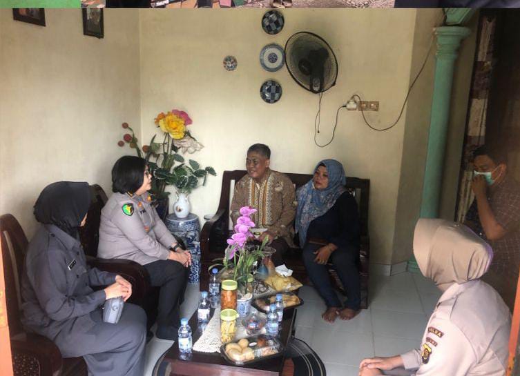 Menyambut Hari Bhayangkara ke-78, Pejabat Utama Polda Jambi lakukan anjangsana