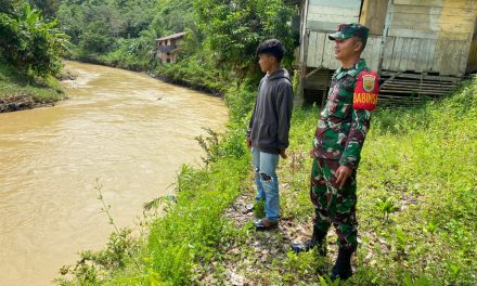 Babinsa Patroli Wilayah Waspada Bencana Alam, Banjir Dan Longsor