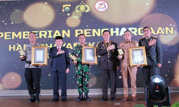 Danrem 042/Gapu Hadiri Peringatan HUT Bhayangkara Ke-78 di Polda Jambi