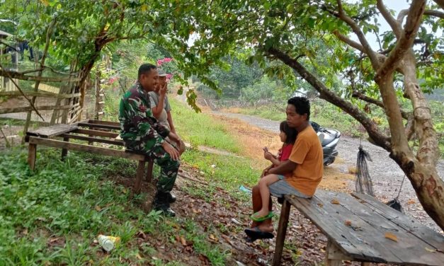 Komsos Babinsa Kopda Warsono Di Pinggir Jalanpun Jadi