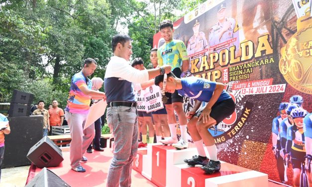 Kapolda Jambi Membuka Kejuaraan Balap Sepeda (Road Bike) Kapolda Cup Siginjai Presisi 2024
