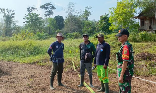 Babinsa Serka Rustam ependi Sosialisasi Karhutla