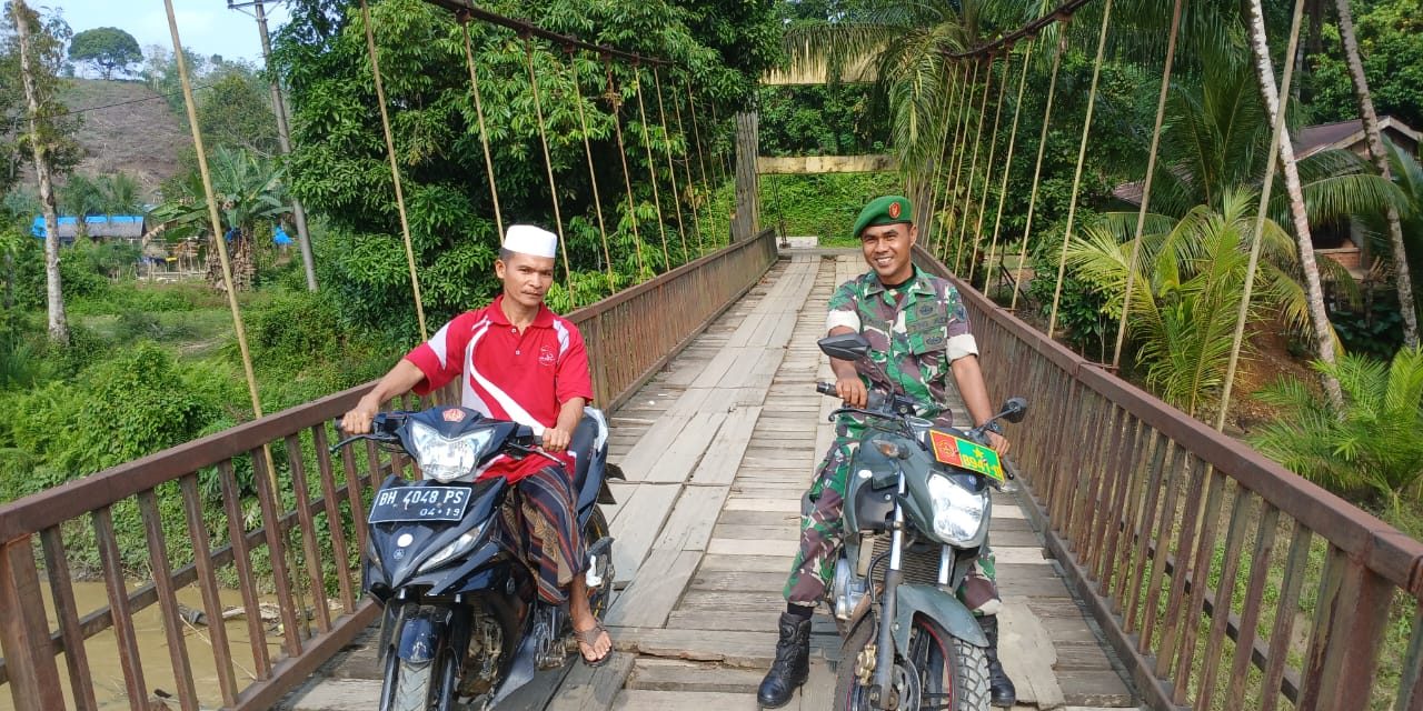 Babinsa Patroli wilayah ,Waspada Bencana Alam , Banjir dan longsor