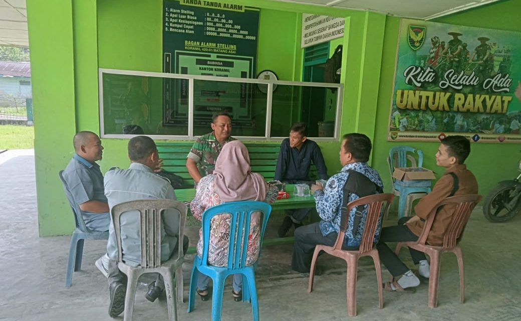 Aktif Komsos Bersama Perangkat Desa Menjadikan Hubungan Kerja Antara Babinsa Dan Aparat Desa Semakin Solid