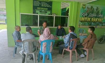 Aktif Komsos Bersama Perangkat Desa Menjadikan Hubungan Kerja Antara Babinsa Dan Aparat Desa Semakin Solid