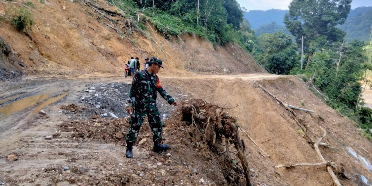 Babinsa Koramil 420-01/Batang Asai Lakukan Patroli Bencana Alam