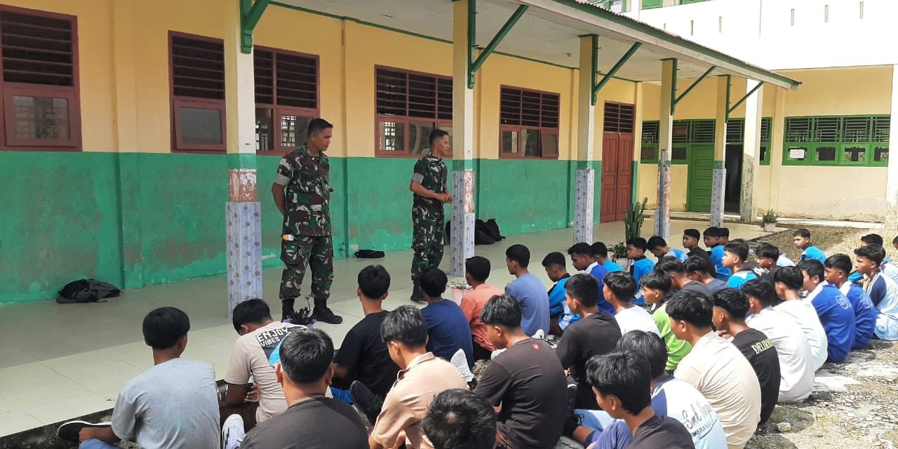 Babinsa Koramil 420-07/Sungai Manau Berikan Materi Bela Negara Dan Wasbang Dalam Rangka MPLS SMKN3 Merangin