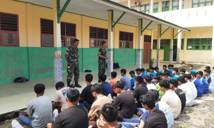 Babinsa Koramil 420-07/Sungai Manau Berikan Materi Bela Negara Dan Wasbang Dalam Rangka MPLS SMKN3 Merangin