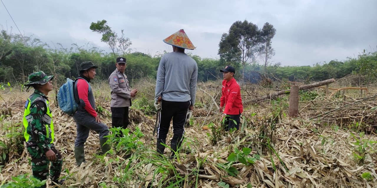 Babinsa, Bhabinkamtibmas dan Manggala Agni Laksanakan Patroli Terpadu Pencegahan Karhutla
