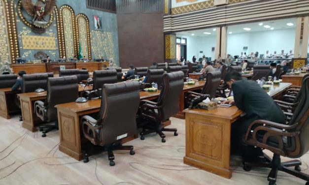 Wakapolsek Kota Baru Hadiri Rapat Paripurna DPRD Kota Jambi.