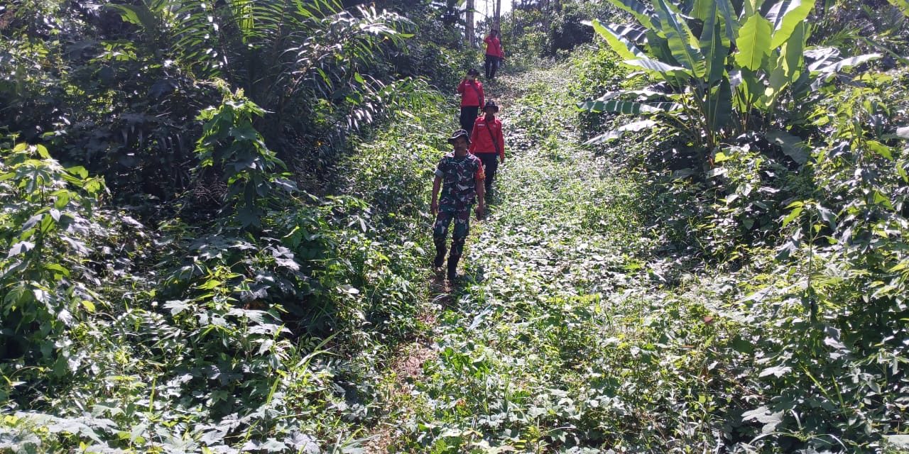 Babinsa Koramil 420-07/ Sei Manau Melaksanakan Patroli Pencegahan Karhutla Di Wilayah Binaan