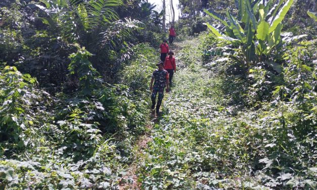 Babinsa Koramil 420-07/ Sei Manau Melaksanakan Patroli Pencegahan Karhutla Di Wilayah Binaan