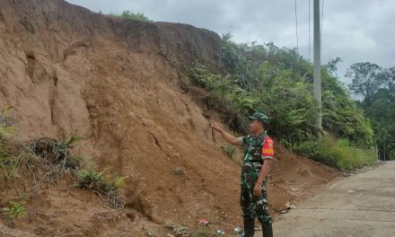 Melalui Komsosnya Babinsa Menghimbau Kepada Warga Masyarakat Tentang Larangan Membakar Hutan Dan Lahan