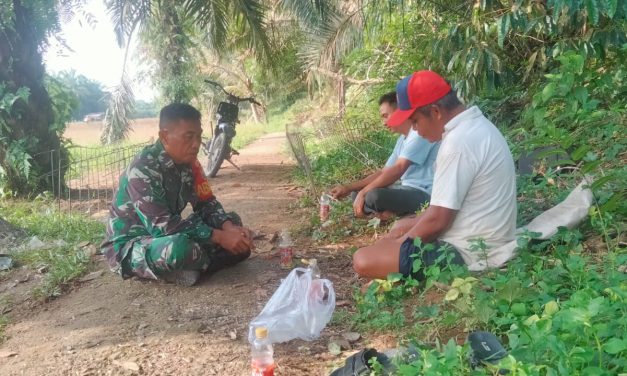 Bincang Santai, Jaga Hubungan Baik Babinsa Komsos Dengan Warga Binaan