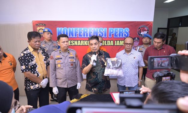 Polda Jambi Gelar Konferensi Pers Dalam Mengungkap Kasus Peredaran Narkotika Jenis Sabu