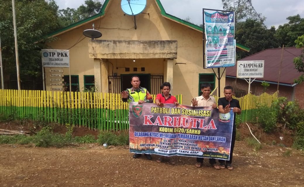 Patroli Dan Sosialisasi Karhutla, Langkah Tegas Babinsa Koramil 06/Muara Siau