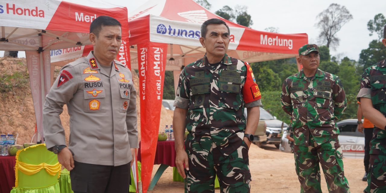 Danrem 042/GAPU Beserta Kapolda Jambi Tinjau Pos Karhutla Di Batang Asam