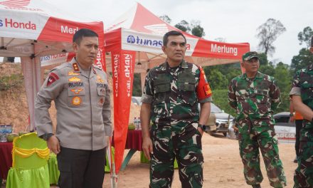 Danrem 042/GAPU Beserta Kapolda Jambi Tinjau Pos Karhutla Di Batang Asam