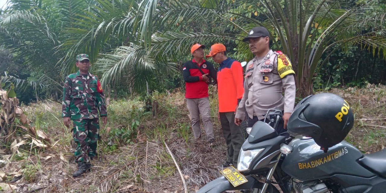 Babinsa Bersama Bhabinkamtibmas Dan Masyarakat Laksanakan Patroli Karhutlah