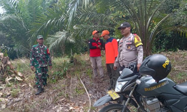 Babinsa Bersama Bhabinkamtibmas Dan Masyarakat Laksanakan Patroli Karhutlah