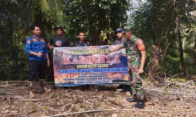 Babinsa Koramil 420-07/Sei Manau Gelar Sosialisasi dan Patroli Karhutla di Desa Benteng