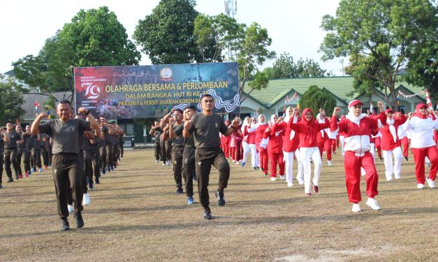 Meriahkan HUT RI Ke-79, KOREM 042/ Gapu Gelar Olahraga Bersama dan Perlombaan Rakyat