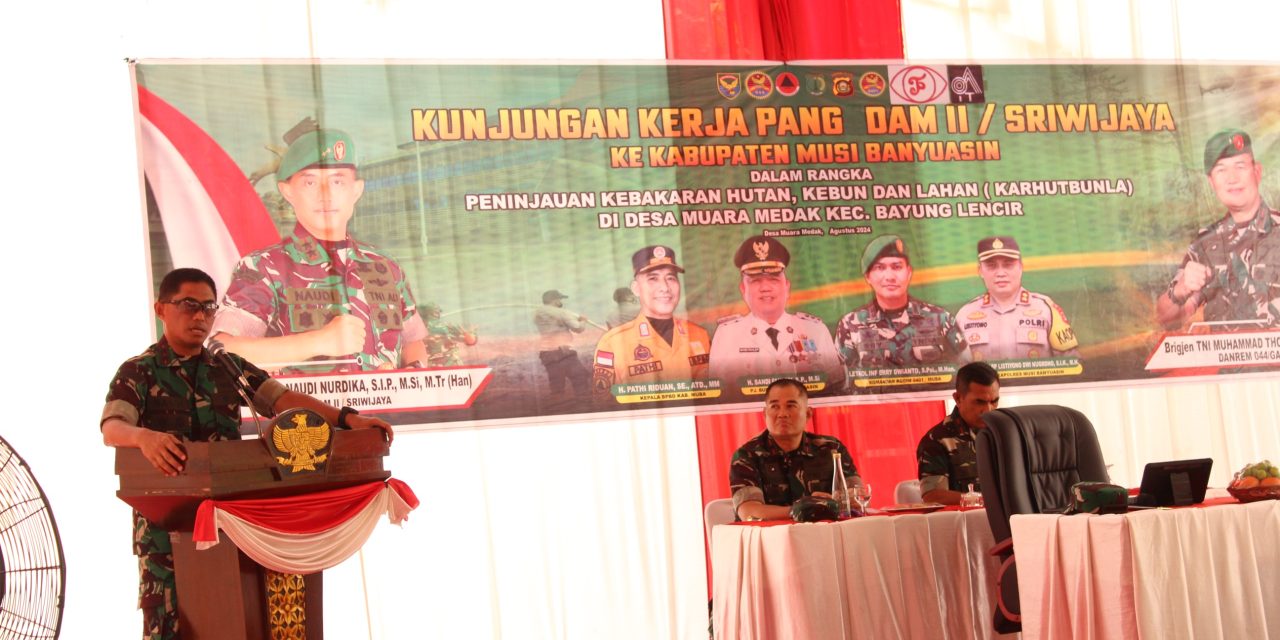 Danrem 042/Gapu Dampingi Pangdam II/Sriwijaya Tinjau Penanganan Karhutla di Muara Medak