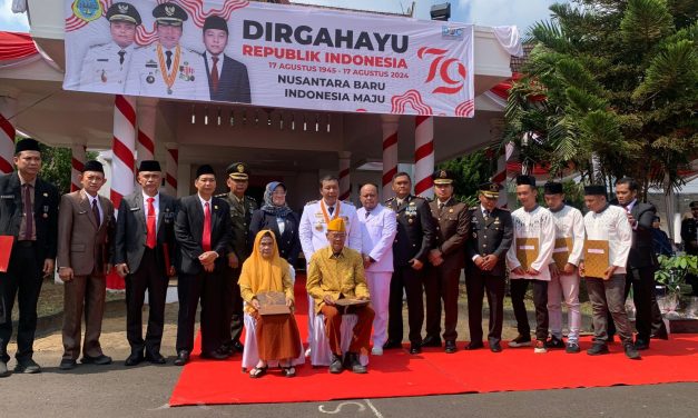 Warga Binaan Lapas Narkotika Muara Sabak Terima Remisi Umum HUT RI ke-79, 1 Orang Langsung Bebas