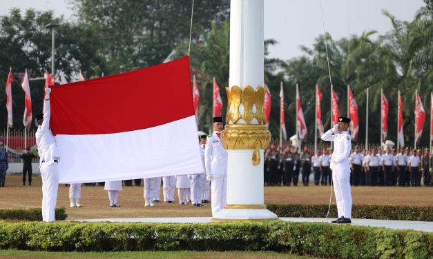 Kasdim 0418/Palembang Hadiri Upacara Peringatan HUT RI Ke 79 Di Griya Agung Palembang