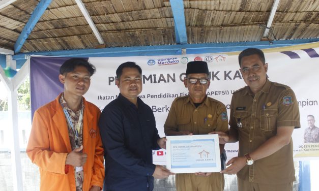 Tim PPK ORMAWA IMAPEFSI Universitas Jambi Resmikan Gubuk Karya di Kelurahan Bram Itam Kiri