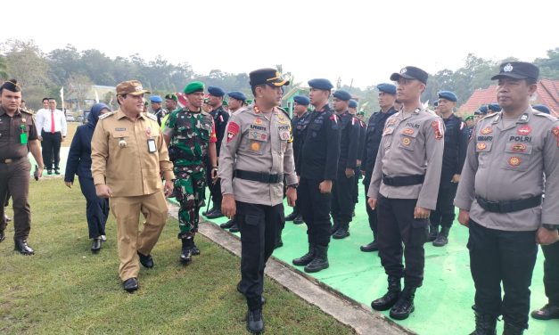 Apel Gelar Pasukan sekaligus Simulasi SISPAM KOTA Operasi Mantap Praja Siginjai 2024 dalam rangka pengamanan Pilkada serentak tahun 2024 di Kab Sarolangun.