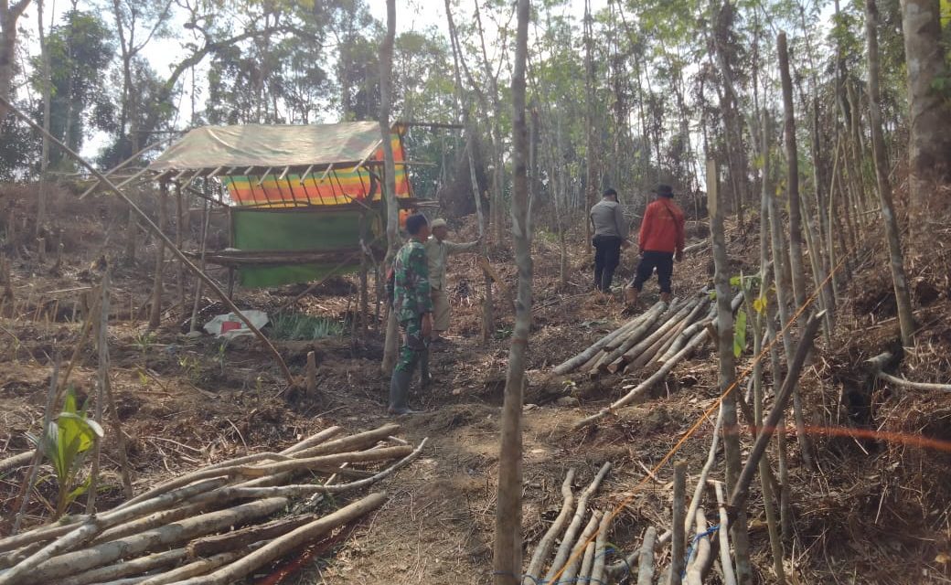 Babinsa Koramil 01/Batang Asai Gelar Patroli Karhutla di Desa Muara Air Dua untuk Cegah Kebakaran Hutan