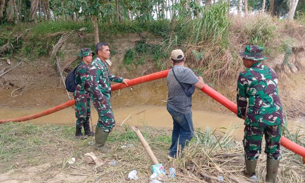 Danrem 042/Gapu turun langsung padamkan Kebakaran di areal Hutan Lahan Gambut (HLG) Desa Rantau Panjang