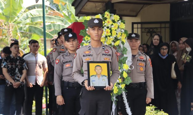 Pemakaman Jenazah Anggota Polri Alm BRIPDA Ahmad Bustami Ramadhan (Ba Sihumas Polresta Jambi).