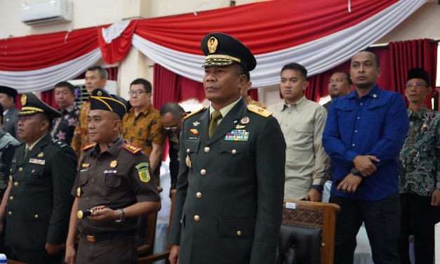 Kasdam II/Sriwijaya menghadiri Rapat Paripurna Istimewa DPRD Kab. Banyuasin