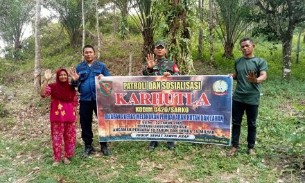 Babinsa Koramil 420-07/ Sei Manau Melaksanakan Sosialisasi Dan Patroli Pencegahan Karhutla Di Wilayah