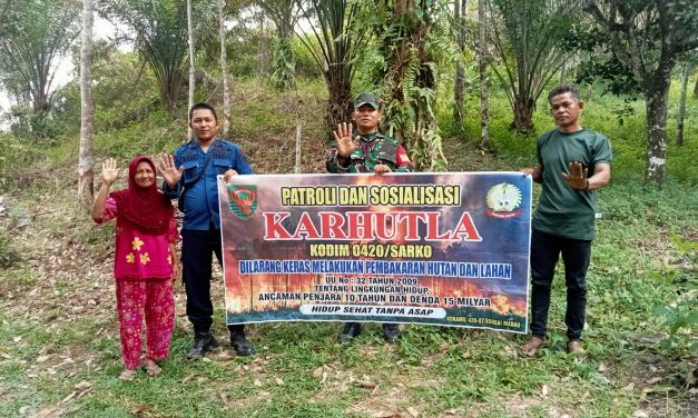 Babinsa Koramil 420-07/ Sei Manau Melaksanakan Sosialisasi Dan Patroli Pencegahan Karhutla Di Wilayah