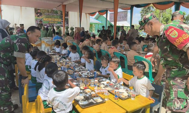 Program unggulan Kodam ll/Sriwijaya Mencetak Generasi Emas 2045, Kodim 0406/lubuklinggau Gelar Program Dapur Masuk Sekolah